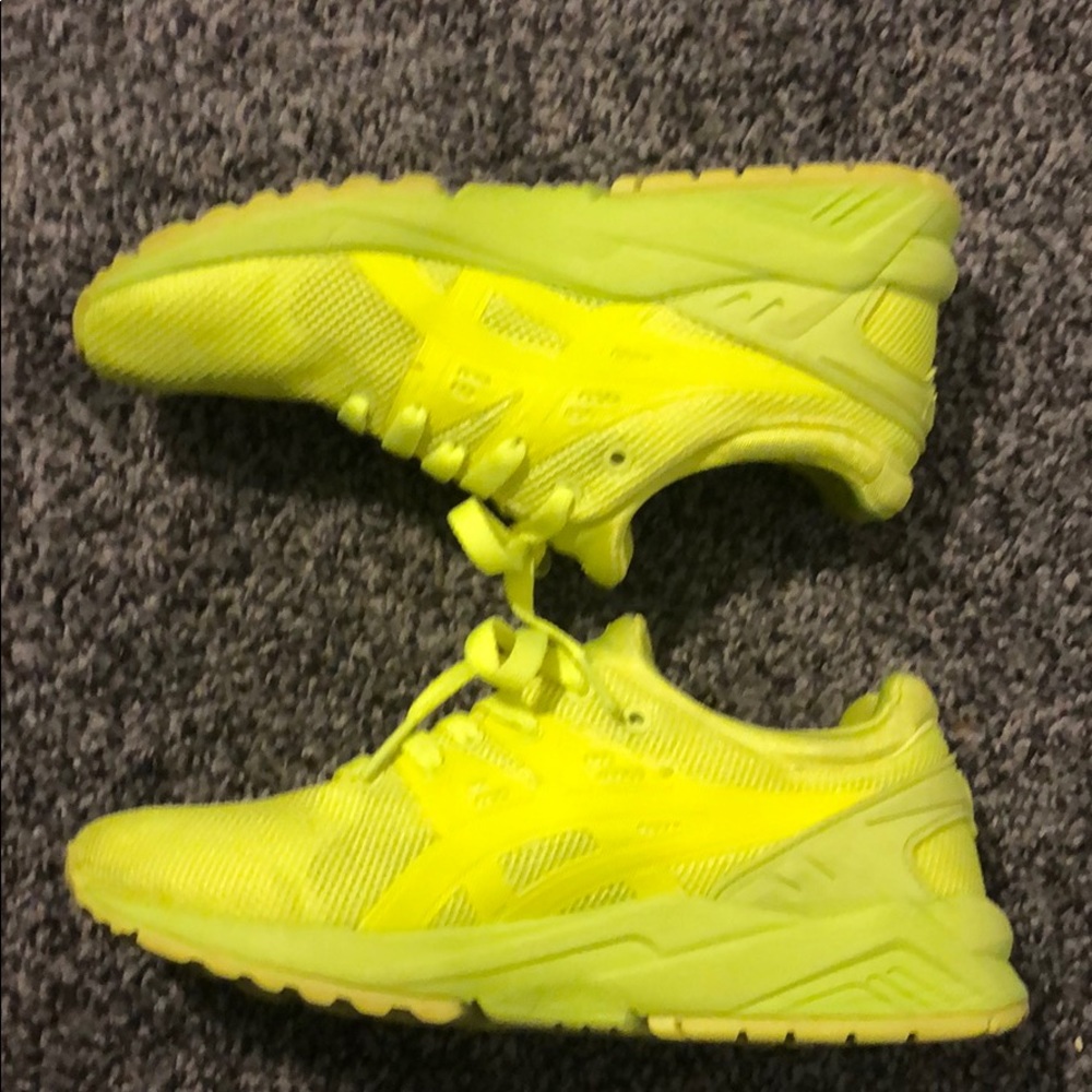 4y ASICS - Picture 3 of 4